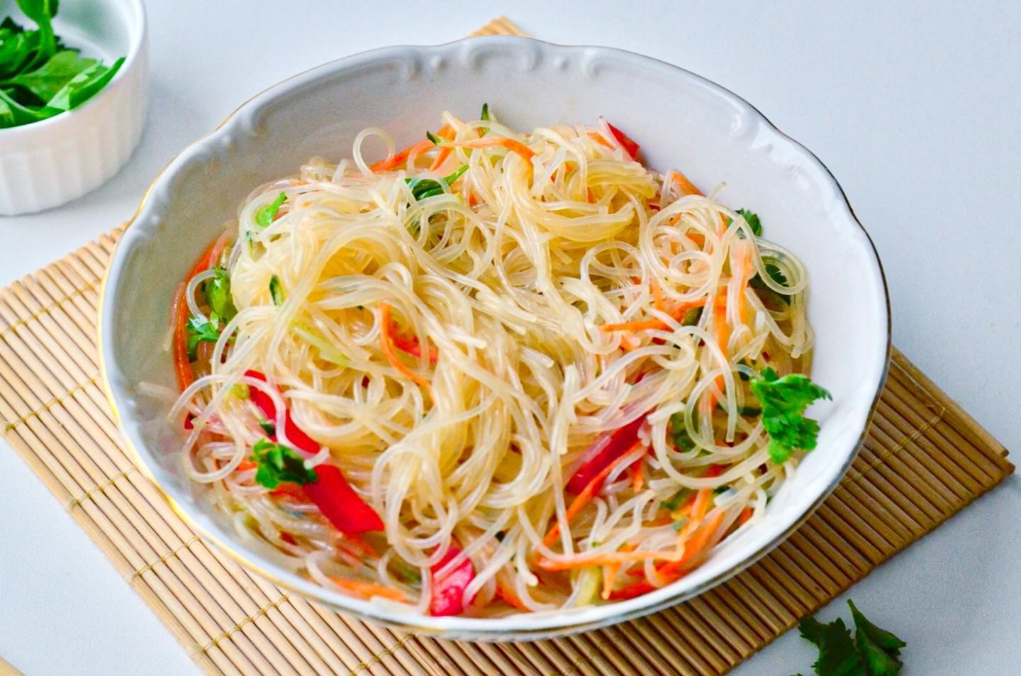 Фунчоза по-корейски с курочкой